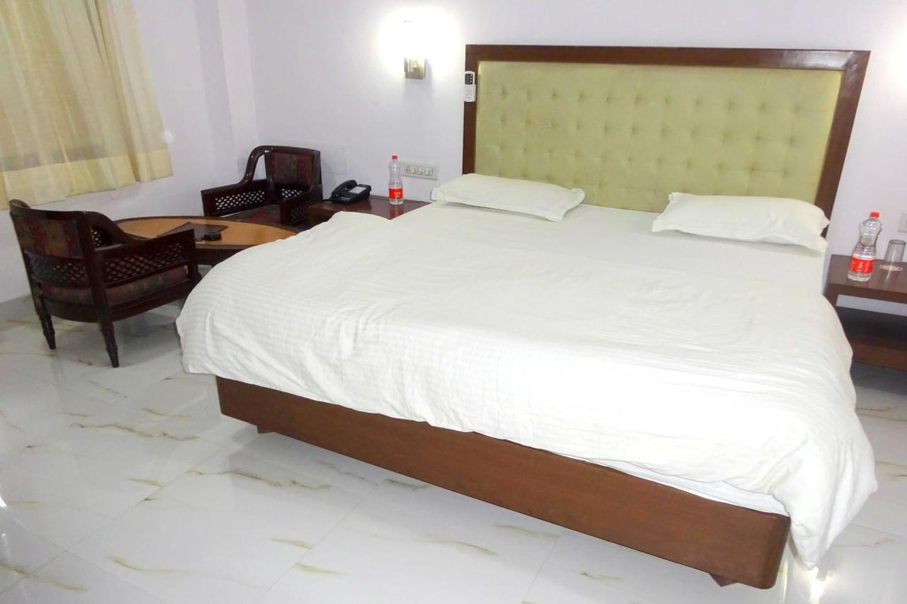Nāthdwāra Hotel Utsav מראה חיצוני תמונה