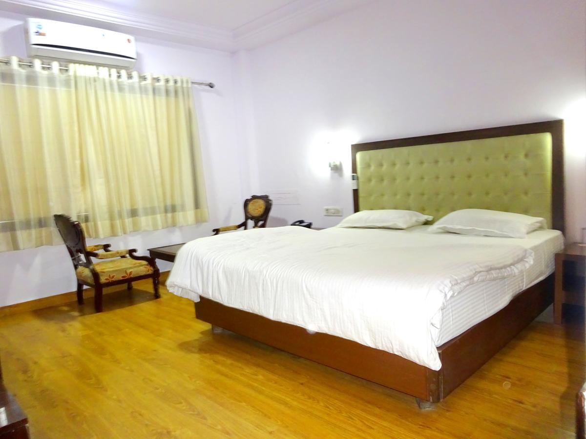 Nāthdwāra Hotel Utsav מראה חיצוני תמונה