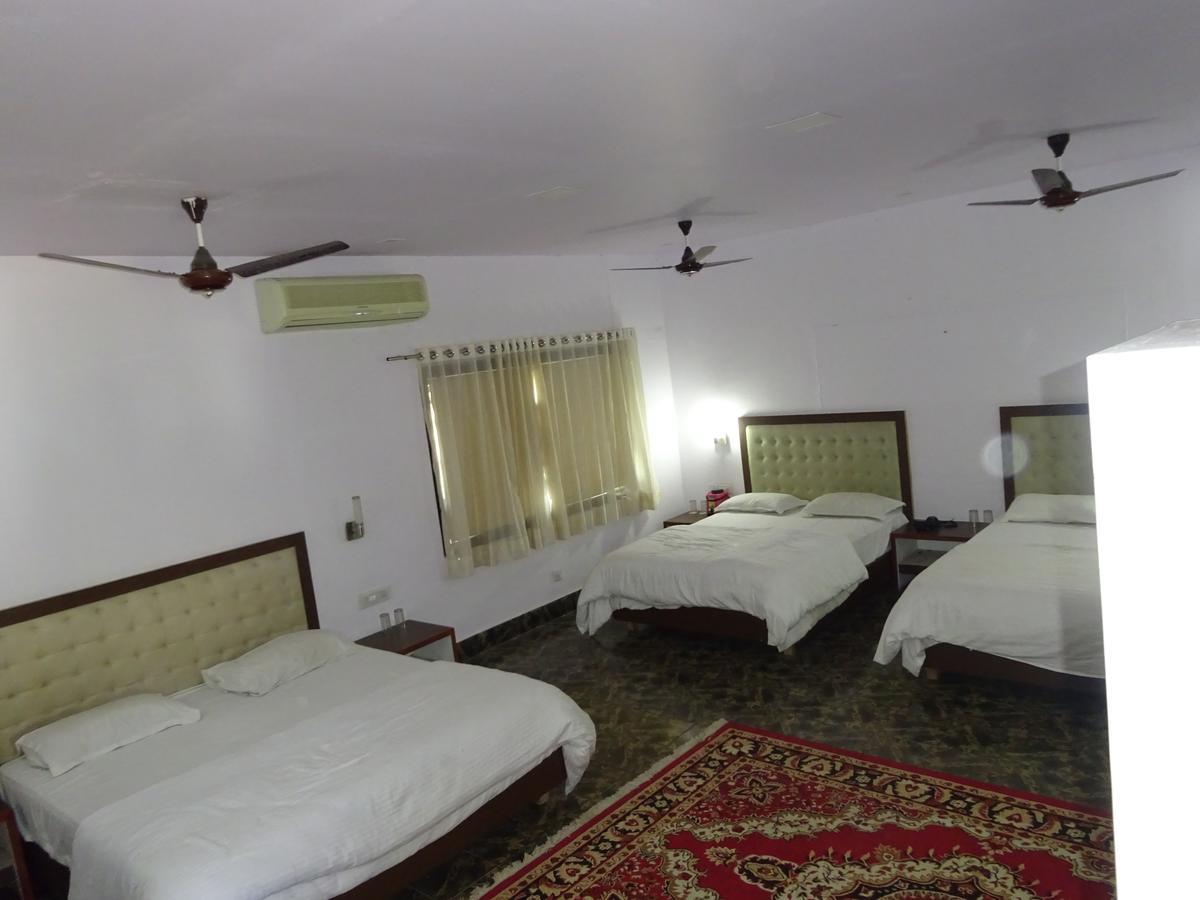 Nāthdwāra Hotel Utsav מראה חיצוני תמונה