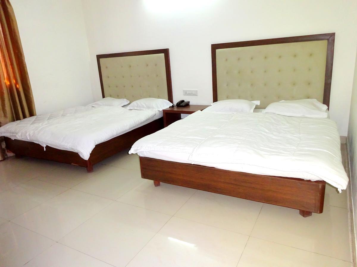 Nāthdwāra Hotel Utsav מראה חיצוני תמונה