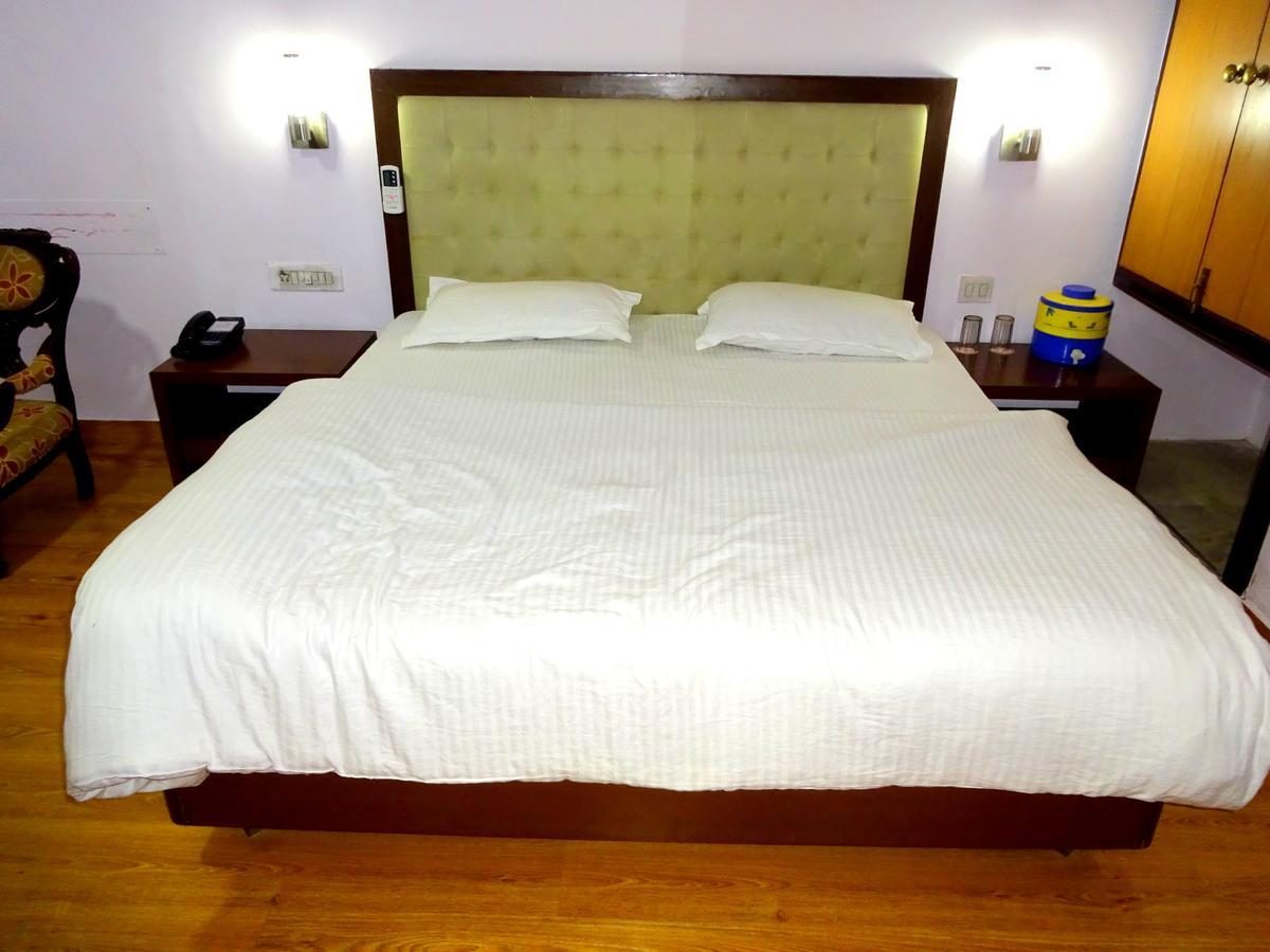 Nāthdwāra Hotel Utsav מראה חיצוני תמונה