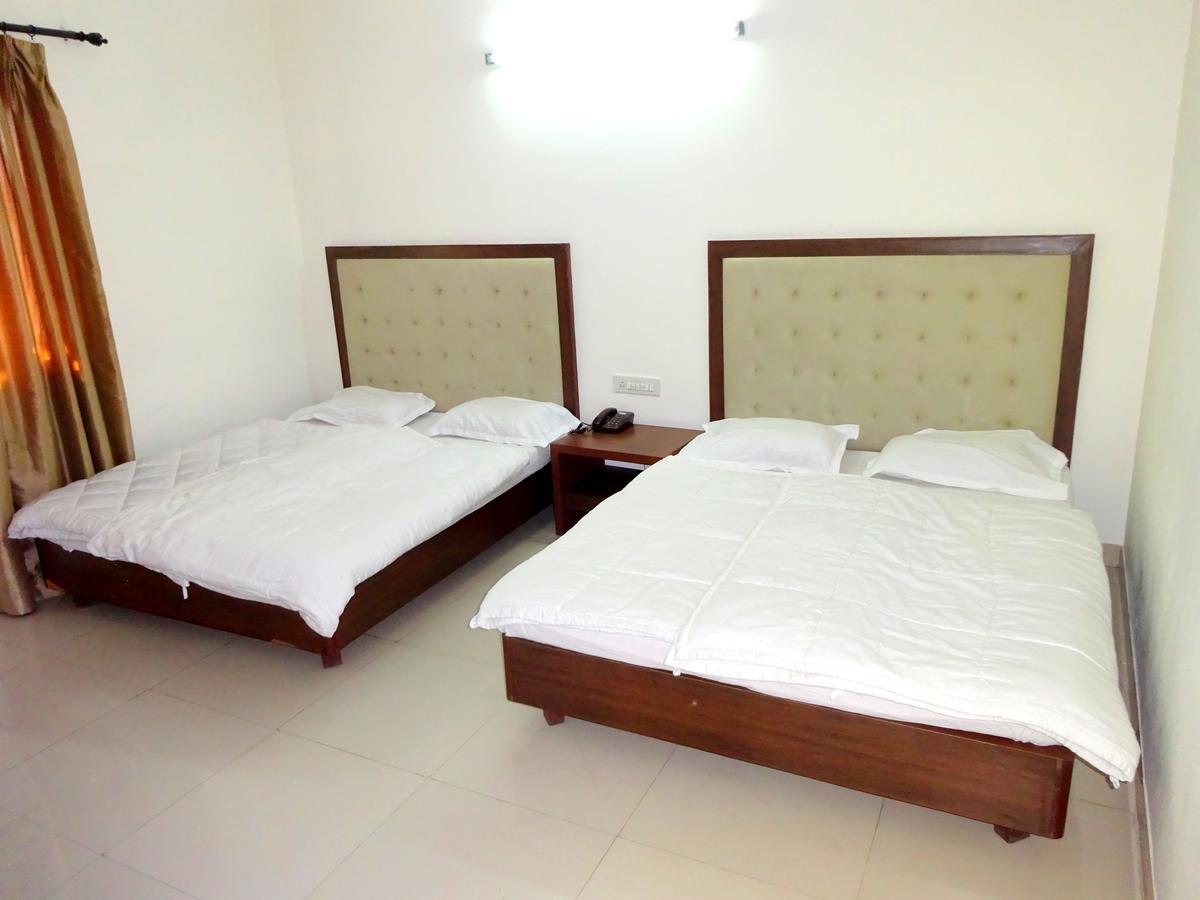 Nāthdwāra Hotel Utsav מראה חיצוני תמונה