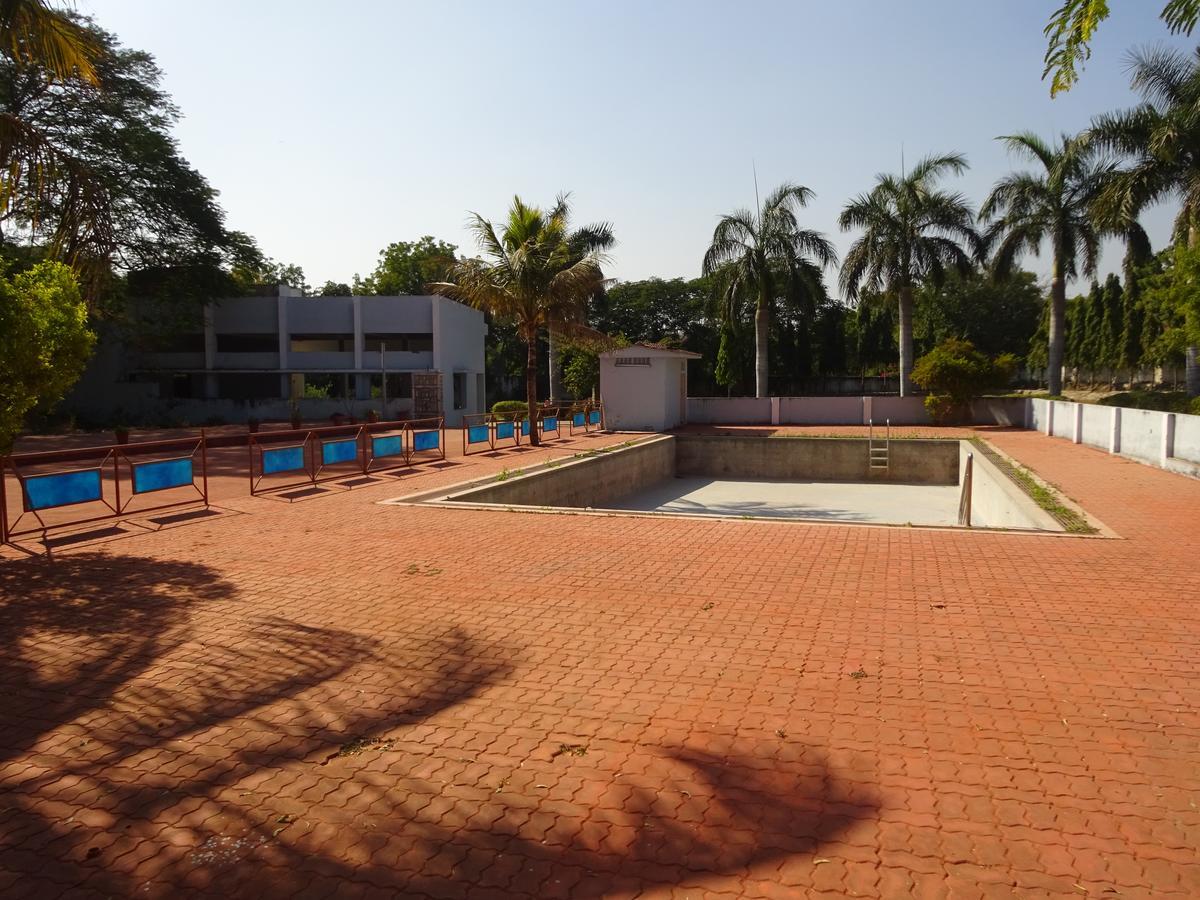 Nāthdwāra Hotel Utsav מראה חיצוני תמונה