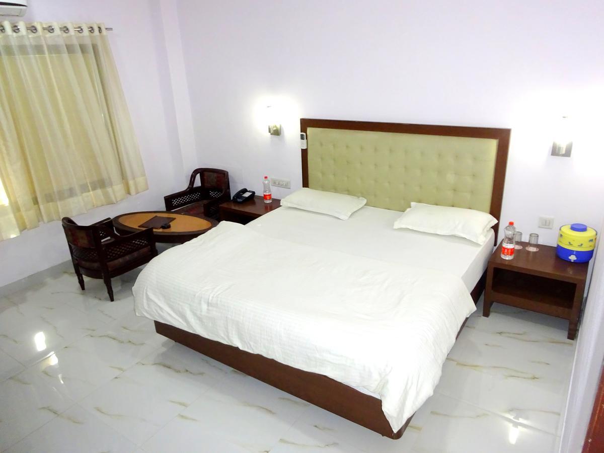Nāthdwāra Hotel Utsav מראה חיצוני תמונה