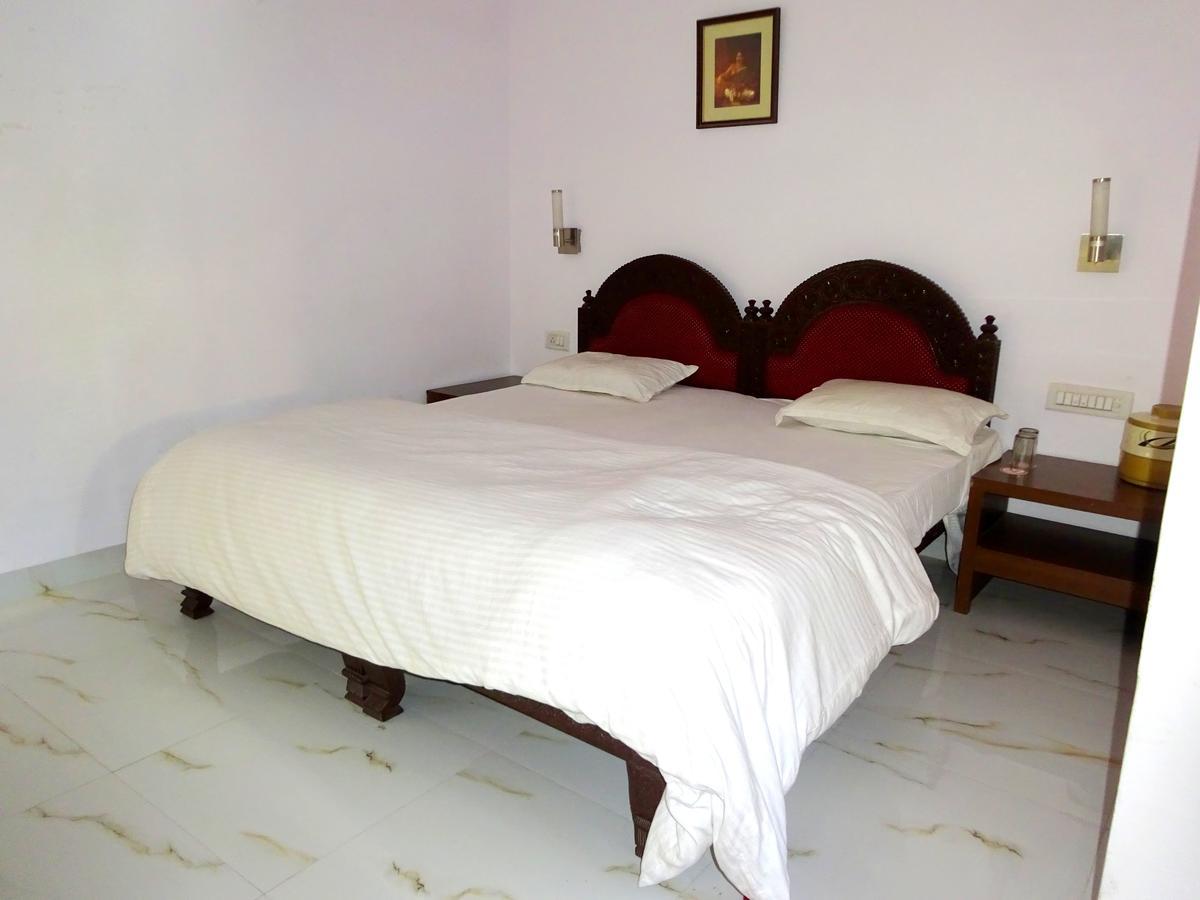 Nāthdwāra Hotel Utsav מראה חיצוני תמונה