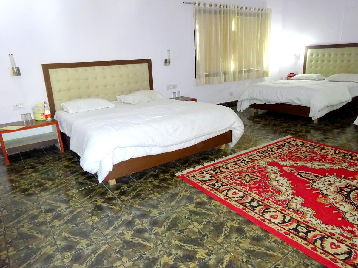 Nāthdwāra Hotel Utsav מראה חיצוני תמונה